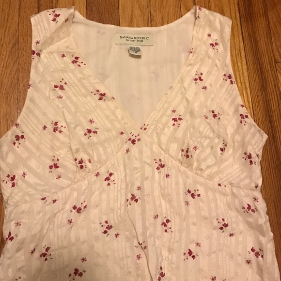 Banana Republic silk Floral sleeveless top