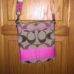 Coach Signature Crossbody Purse - Pink stripe
