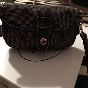 Dooney & Bourke wristlet