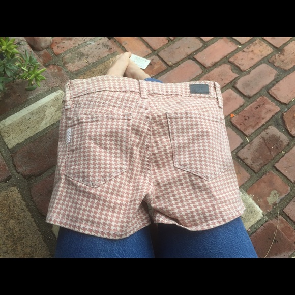 Paige houndstooth pink shorts! - Picture 2 of 4