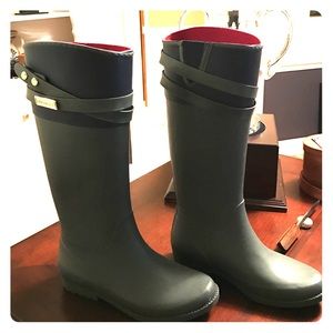 Tommy Hilfiger rain boots. Brand new, used twice
