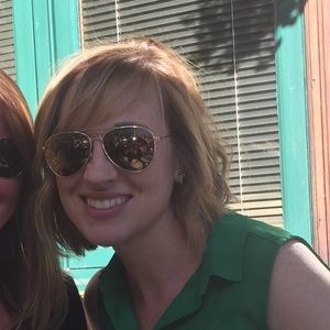 Meet your Posher, Jennifer