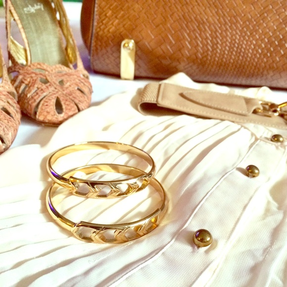 Pair of Chevron Arrow Bangles