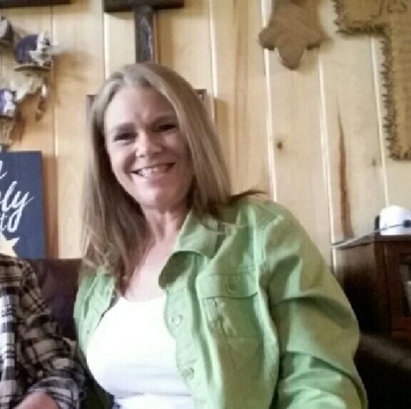 Meet your Posher, Shelly - Picture 2 of 2