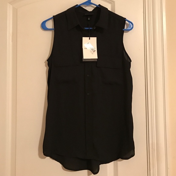 Sleeveless tunic