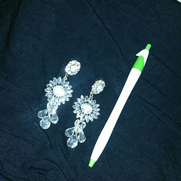 Statement earrings - Picture 4 of 4