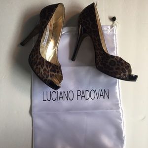 LUCIANO PADOVAN Jaguar silk peep toe HEELS👠