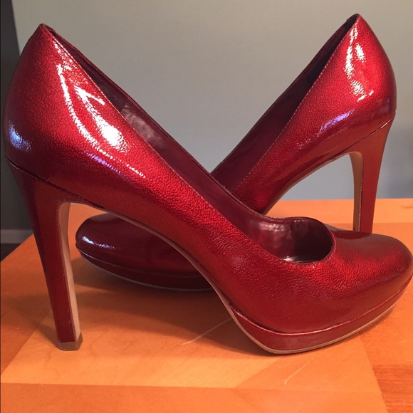 👠 BCBG Generation 'Tina' red heels, size 8.5!