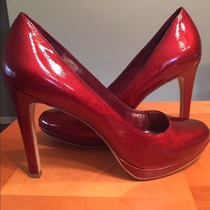 👠 BCBG Generation 'Tina' red heels, size 8.5!