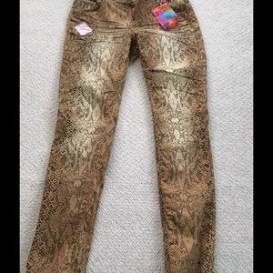 WE ARE ALMOST FAMOUS JEANS