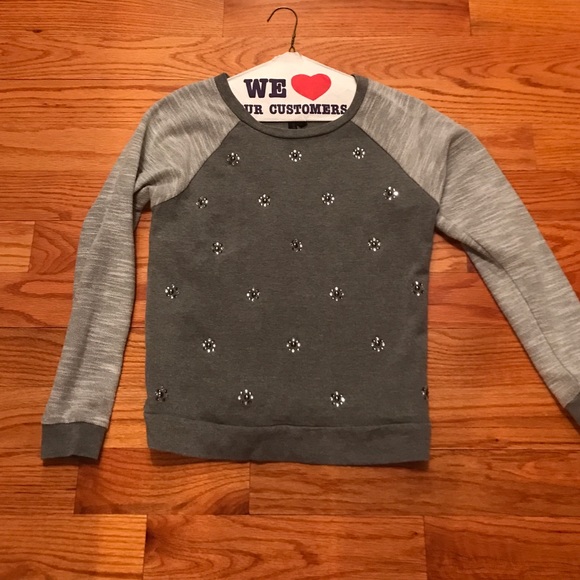 Seven7 sweatshirt