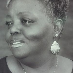 Meet your Posher, Lamona