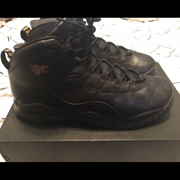 Nike Air Jordan Retro 10 NYC Edition Size 6.5y - Picture 3 of 6