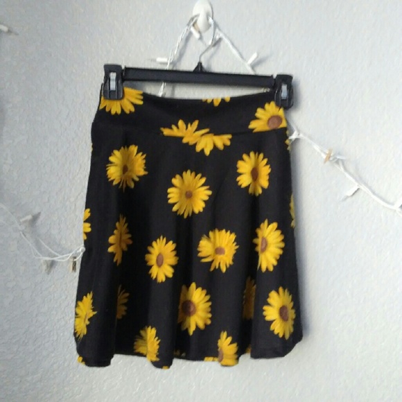 sunflower skater skirt - Picture 3 of 3