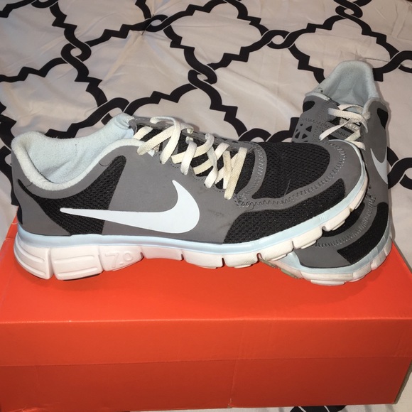 Light blue and grey Nike free 7.0 tennis shoes