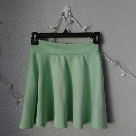 mint green skater skirt - Picture 2 of 3