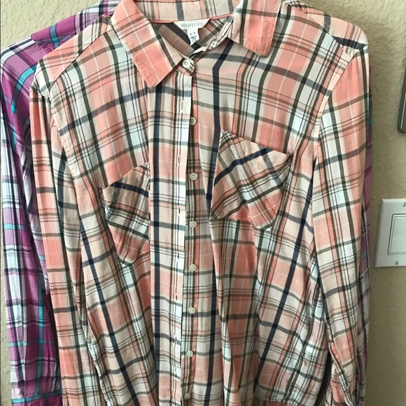 2 flannels - Picture 2 of 2