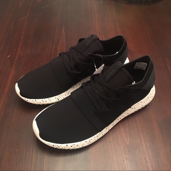 adidas tubulare nero / bianco nwt virale adidas tubulare nero / bianco nwt virale