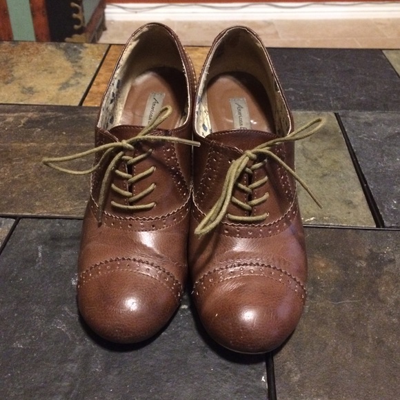 American Eagle brown booties