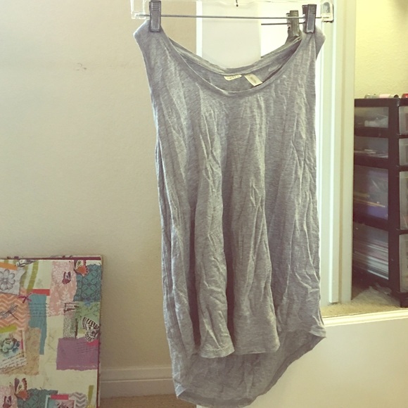 A Zella flowy workout shirt. With no sign of wear.