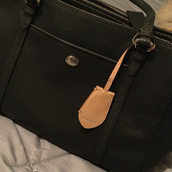FLASH SALE! Large black leather coach bag - Picture 4 of 4