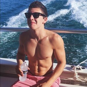 Meet your Posher, Dylan