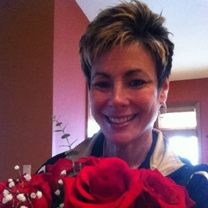 Meet your Posher, Debbie