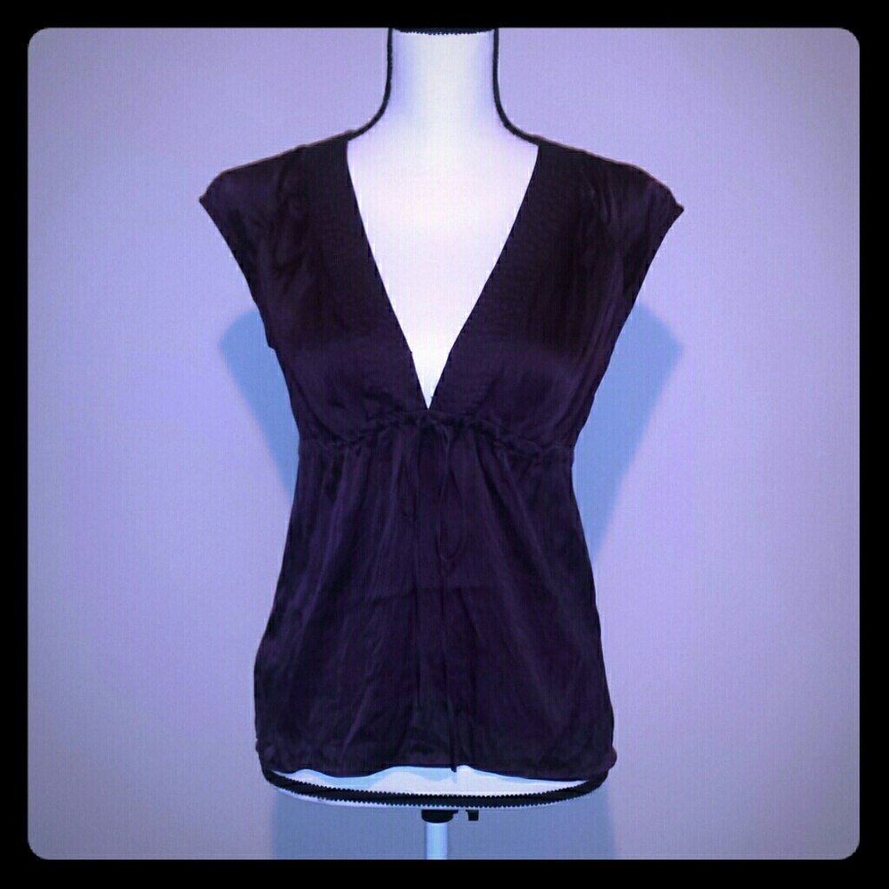 Sleek sleeveless blouse!!