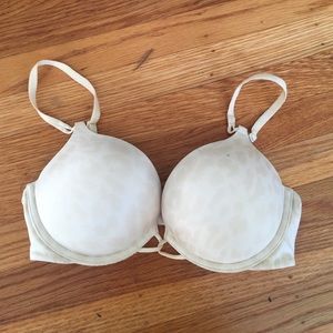 Victoria's secret bombshell bra