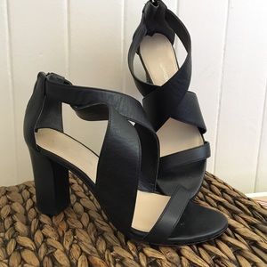 Via Spiga Shoes - Like New! Via Spiga Black Sandals EUC Via Spiga Shoes - Like New! Via Spiga Black Sandals EUC