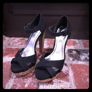 🎉FINAL PRICE! MUST GO!! 🎉Strappy black heels!