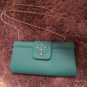 Long chain Turquoise clutch
