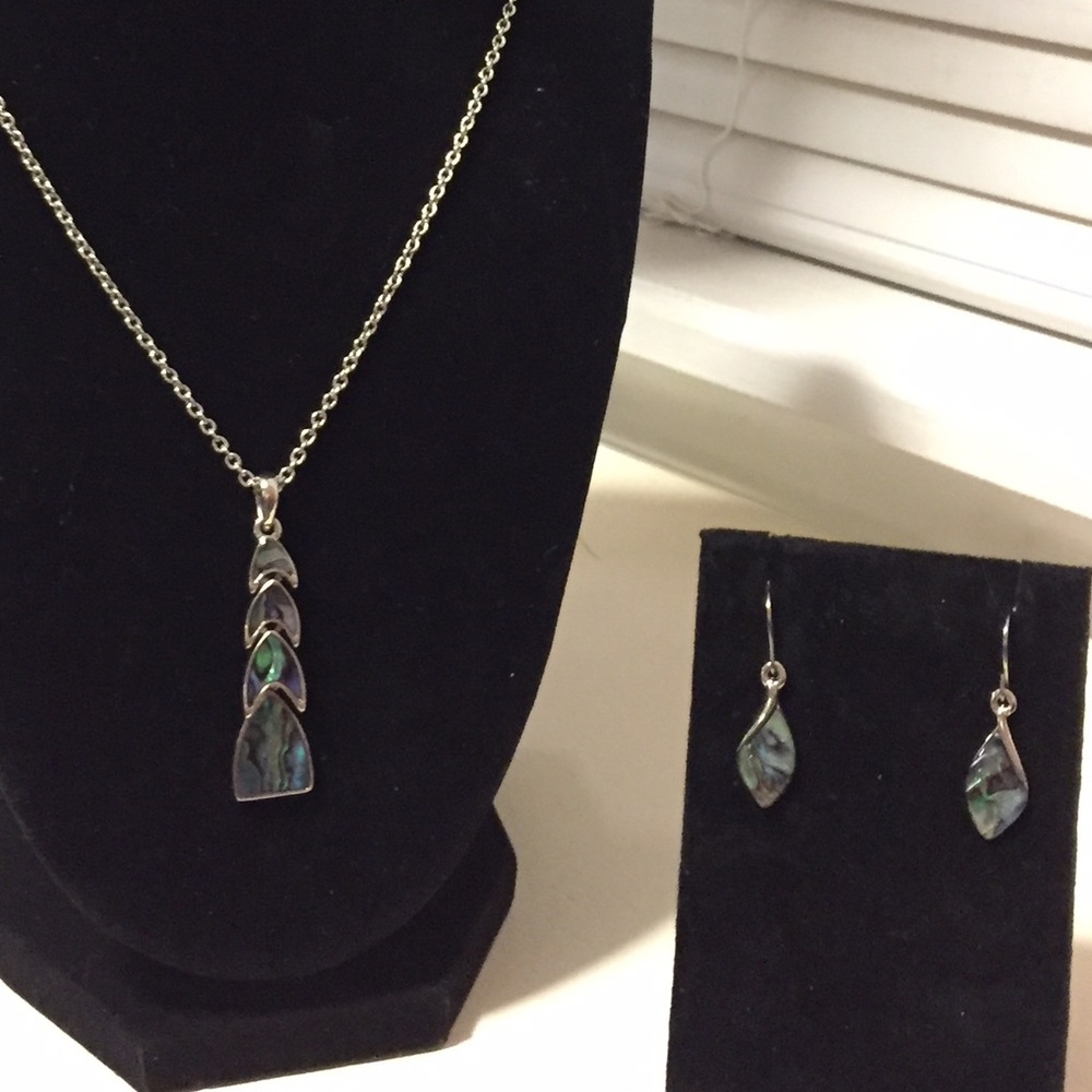 Pearlish Blue Jewelry Set