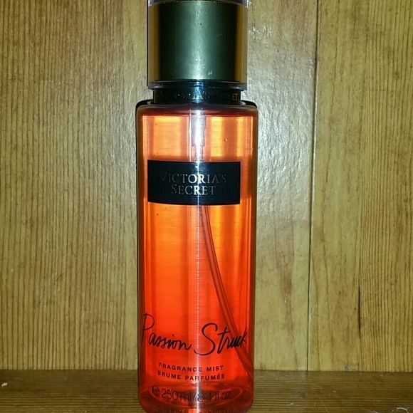 Victoria Secret Fragrance Mist (Passion Struck)