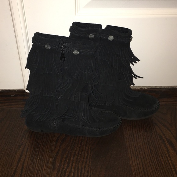 Black Minnetonka fringe boots