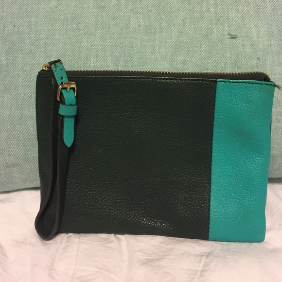 Gap wristlet - Picture 1 of 3