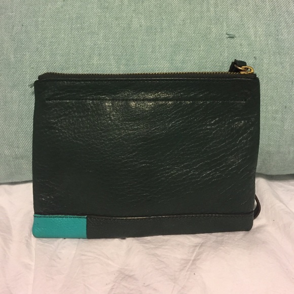 Gap wristlet - Picture 2 of 3