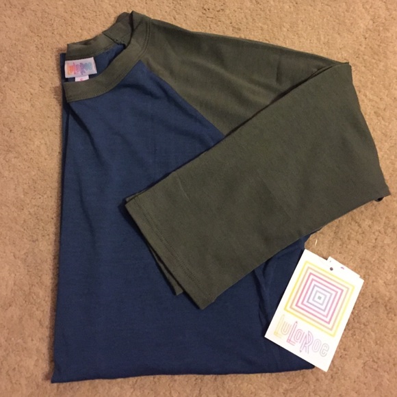 LuLaRoe Randy Tee NWT- small