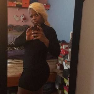 Meet your Posher, Elissa