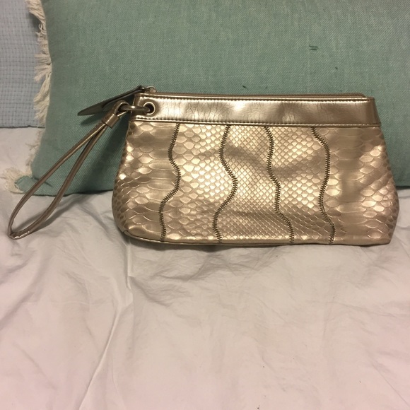 Nine & Co wristlet - Picture 2 of 3