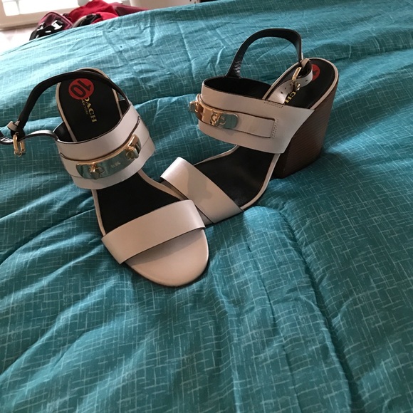 White leather Coach heels - Picture 3 of 4