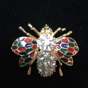 Pin or brooch of a Bee