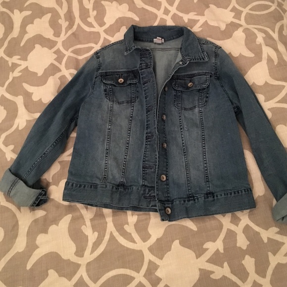 Women's Fitted Jean Jacket