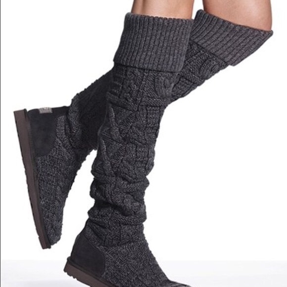 Grey knit sweater UGG boots