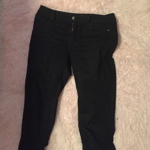 Black mid-rise pants