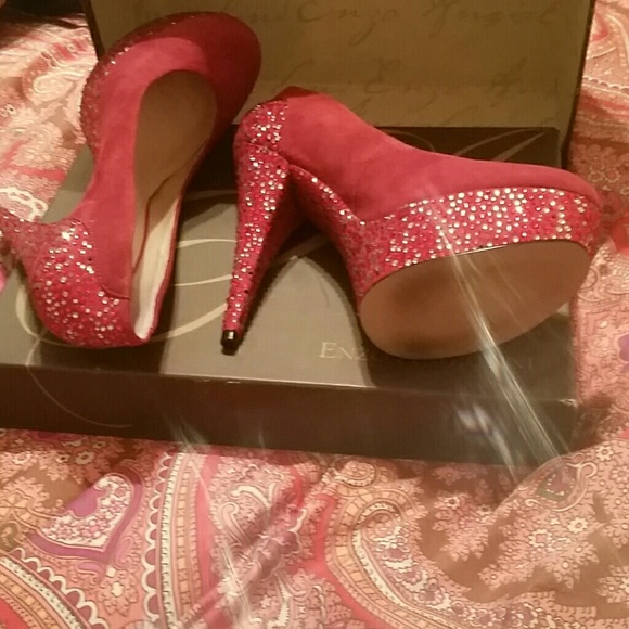 Enzo - Picture 3 of 4