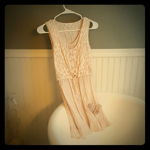 Beautiful Simple Dress! - Picture 2 of 4