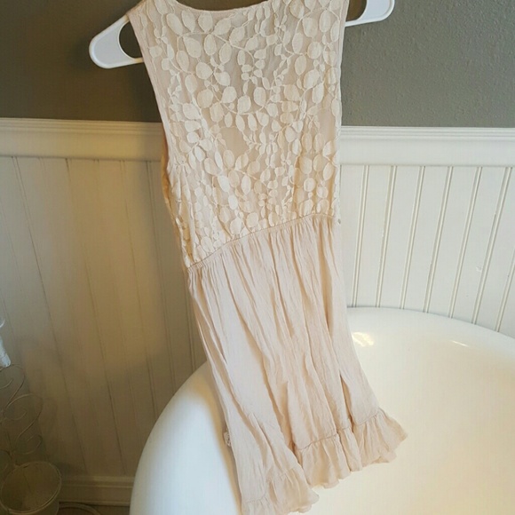 Beautiful Simple Dress! - Picture 4 of 4