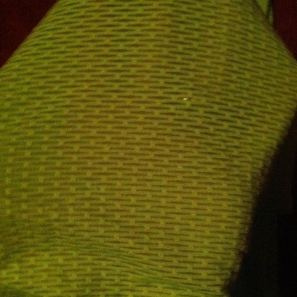 ❤️Green mesh workout shirt😄 - Picture 2 of 4