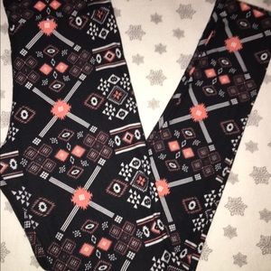 LuLaRoe OS leggings